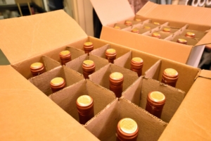wine bottles in box 